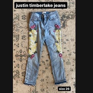 FLORAL EMBROIDERED JEANS